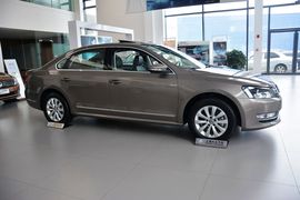 2015款大众帕萨特1.8TSI