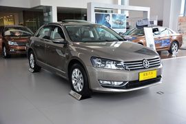 2015款大众帕萨特1.8TSI