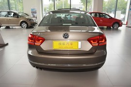 2015款大众帕萨特1.8TSI