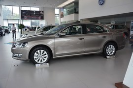 2015款大众帕萨特1.8TSI