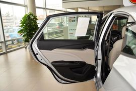 2015款别克全新英朗15N手动豪华型