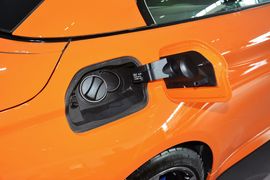 2014款宝马M4敞篷轿跑车