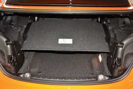 2014款宝马M4敞篷轿跑车