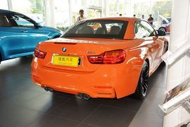 2014款宝马M4敞篷轿跑车