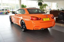 2014款宝马M4敞篷轿跑车