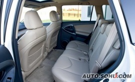 2010款丰田RAV4海外对比试驾