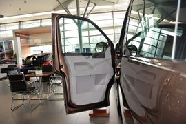 2015款大众凯路威2.0TSI四驱舒适版