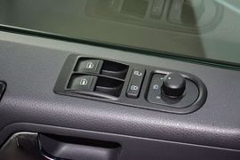 2015款大众凯路威2.0TSI四驱舒适版