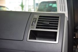 2015款大众凯路威2.0TSI四驱舒适版