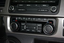 2015款大众凯路威2.0TSI四驱舒适版