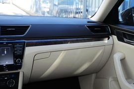 2016款斯柯达速派TSI330