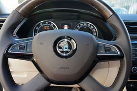 2016款斯柯达速派TSI330