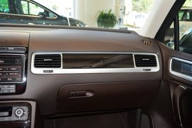 2016款大众途锐3.0TSI高配型