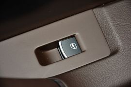 2015款大众迈腾旅行轿车2.0TSI舒适型