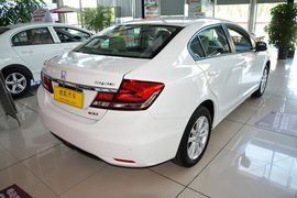 2014款本田思域1.8L手动舒适版