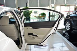 2014款本田思域1.8L手动舒适版