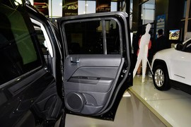 2015款Jeep自由客2.4L运动版