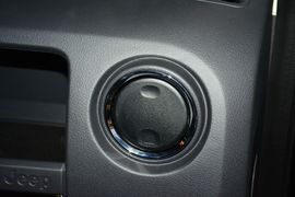 2015款Jeep自由客2.4L运动版