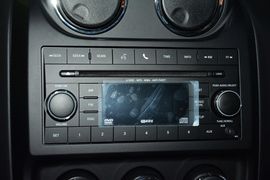 2015款Jeep自由客2.4L运动版