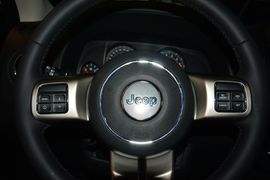 2015款Jeep自由客2.4L运动版