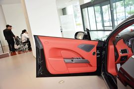 2015款阿斯顿马丁Rapide