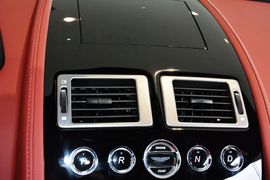 2015款阿斯顿马丁Rapide