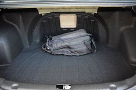 2015款现代悦动1.6L手动豪华型