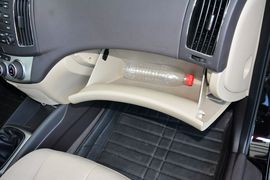 2015款现代悦动1.6L手动豪华型