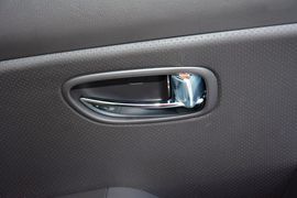 2015款现代悦动1.6L手动豪华型