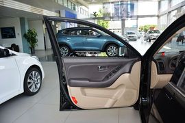 2015款现代悦动1.6L手动豪华型