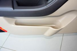 2015款现代悦动1.6L手动豪华型