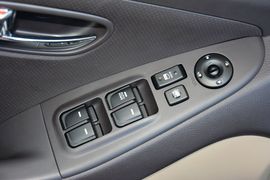 2015款现代悦动1.6L手动豪华型