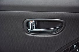 2015款现代悦动1.6L手动豪华型