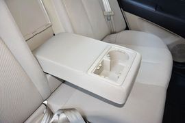 2015款现代悦动1.6L手动豪华型