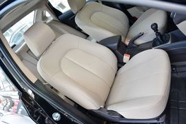 2015款现代悦动1.6L手动豪华型