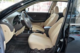 2015款现代悦动1.6L手动豪华型