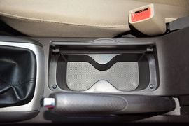 2015款现代悦动1.6L手动豪华型