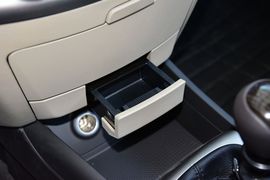 2015款现代悦动1.6L手动豪华型