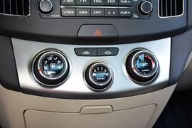 2015款现代悦动1.6L手动豪华型