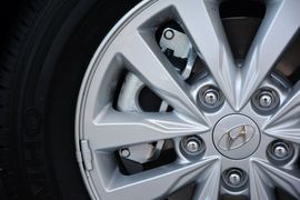 2015款现代悦动1.6L手动豪华型