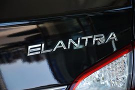 2015款现代悦动1.6L手动豪华型