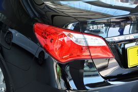 2015款现代悦动1.6L手动豪华型