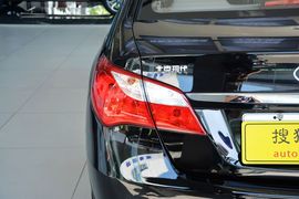 2015款现代悦动1.6L手动豪华型