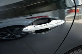 2015款现代悦动1.6L手动豪华型