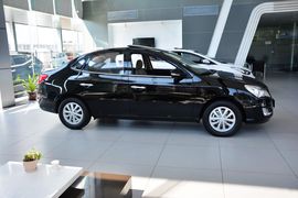 2015款现代悦动1.6L手动豪华型