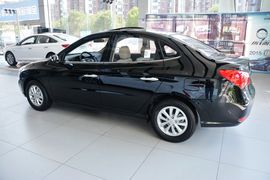 2015款现代悦动1.6L手动豪华型