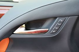2016款雷克萨斯LX570