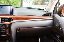 2016款雷克萨斯LX570