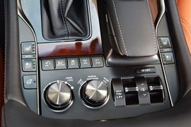 2016款雷克萨斯LX570