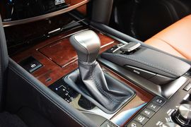 2016款雷克萨斯LX570